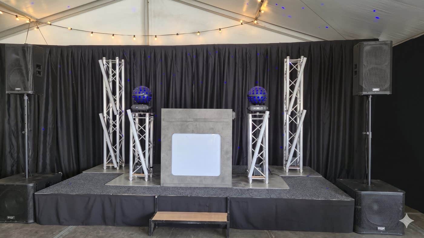 DJ booth setup overdag